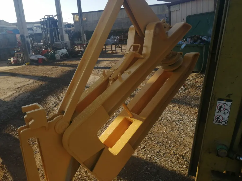 PINZAS PARA MONTAR PLACAS DE HORMIGON (4).webp