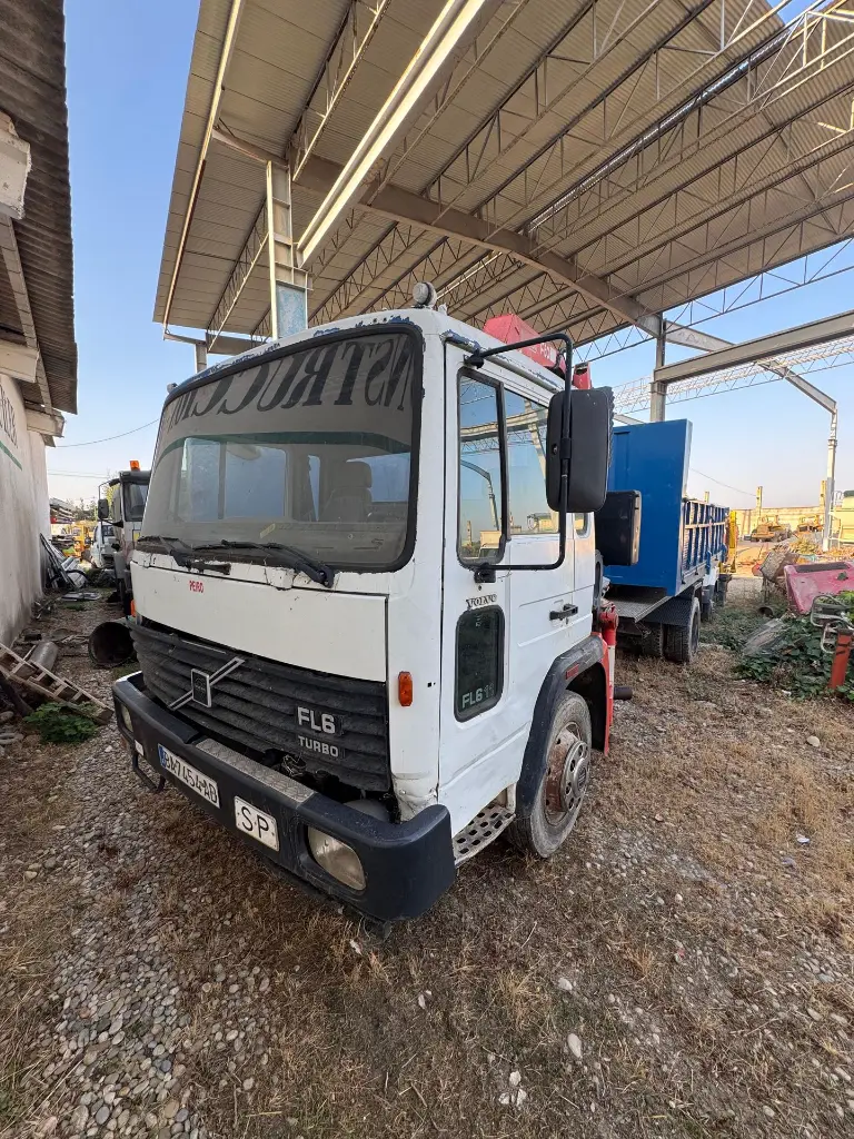 580-CAMION VOLVO FL611E.webp