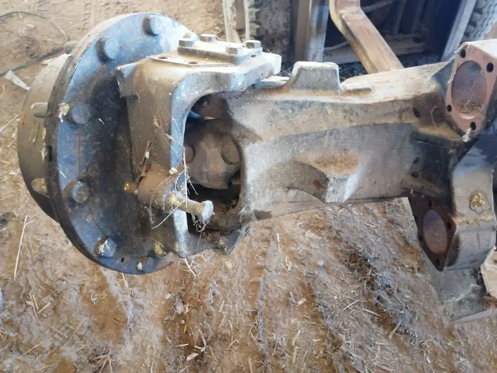EJE DELANTERO MASSEY FERGUSON (4).webp