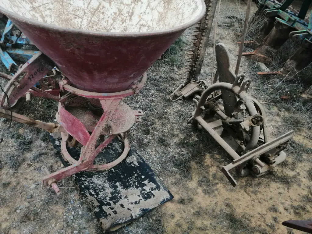 SEGADORA ALFALFA + ABONADORA (2).webp