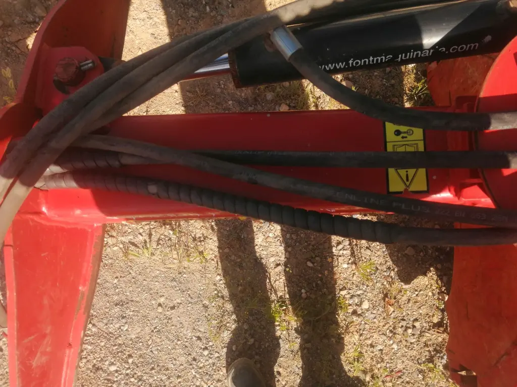 APERO TRACTOR PINZA-GRAPA (4).webp