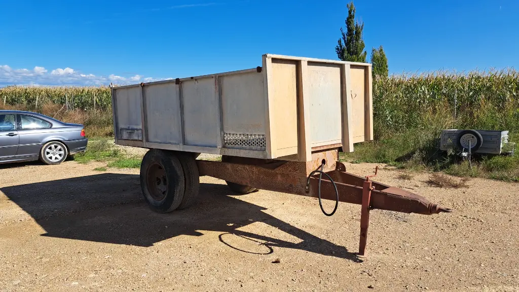 REMOLQUE GALVANIZADO BASCULANTE (7).webp