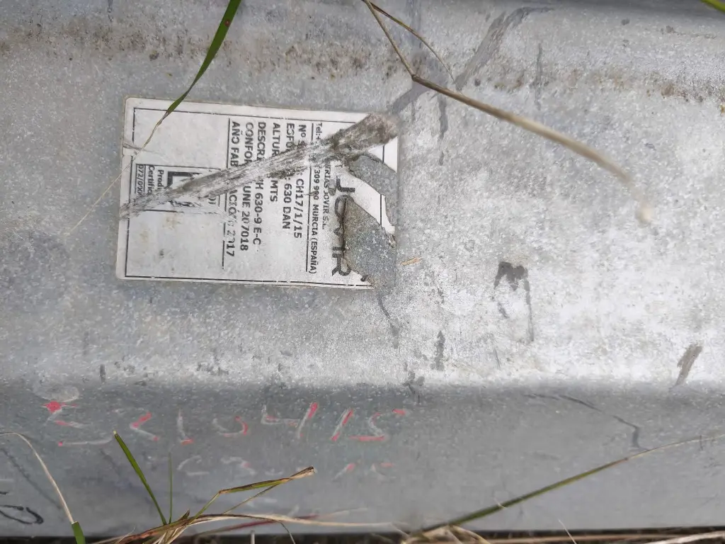 POSTES GALVANIZADOS (1).webp