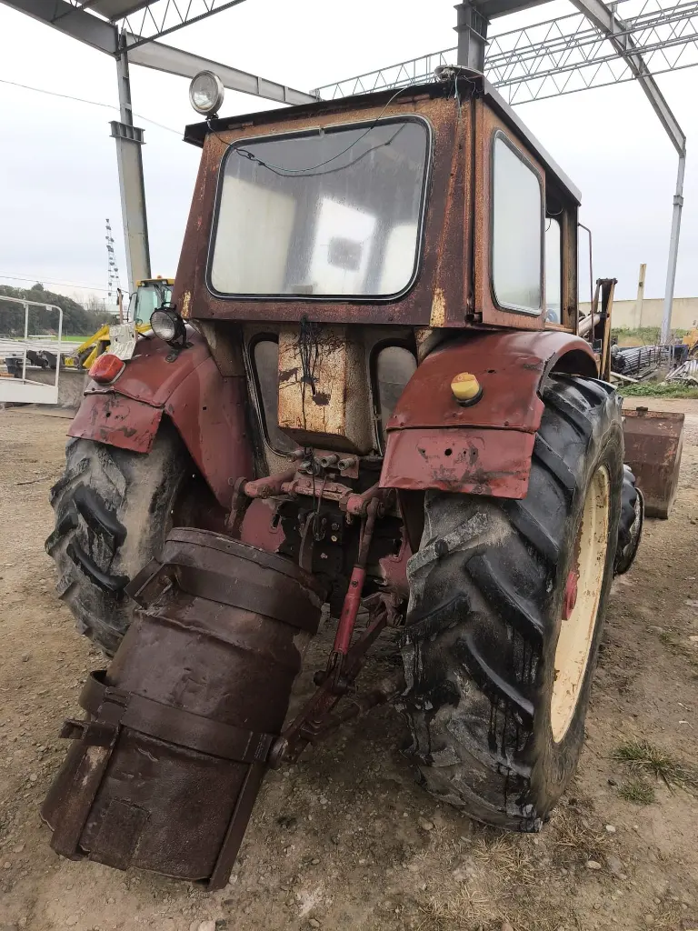 TRACTOR INTERNACIONAL (2).webp