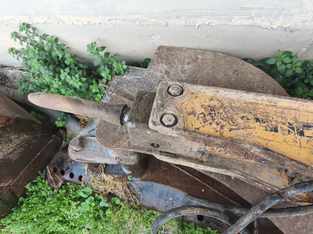 MARTILLO PICA PICA EXCAVADORA (1).webp