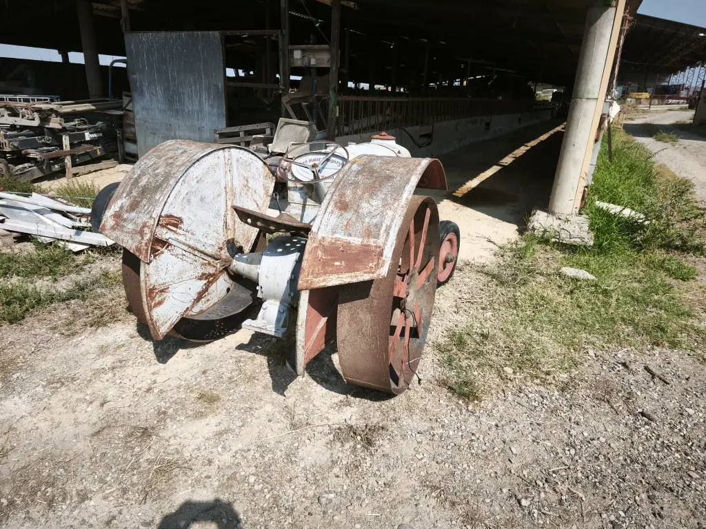 TRACTOR ANTIGUO FORTSON (6).webp