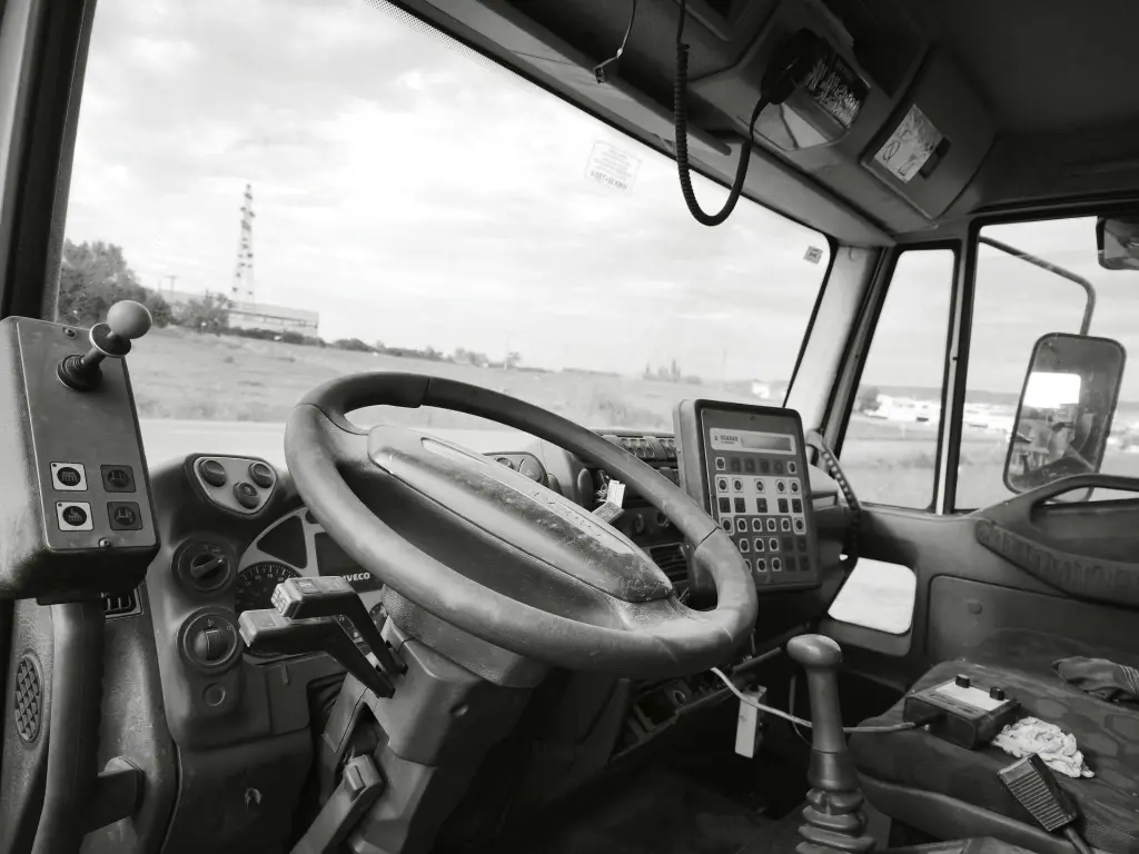 CAMION IVECO HIDROESTATICO (3).webp