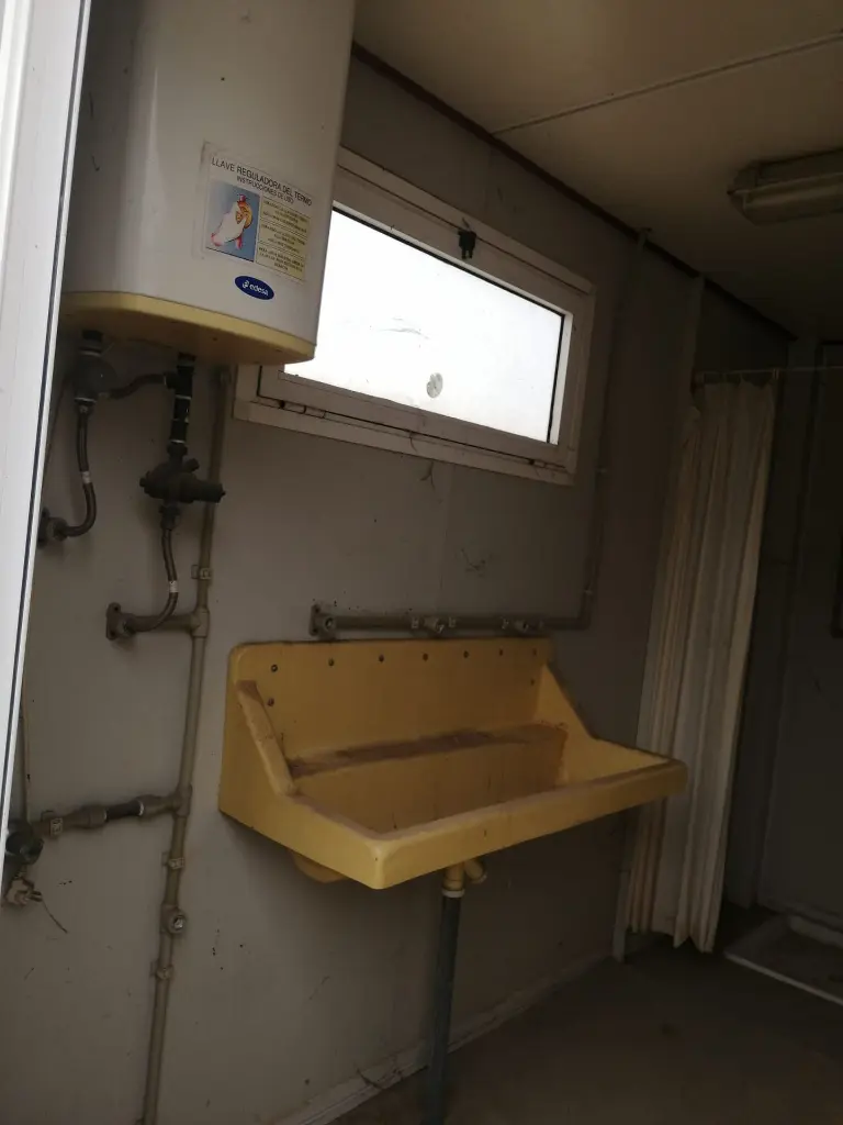 CASETA DE BAÑO (3).webp