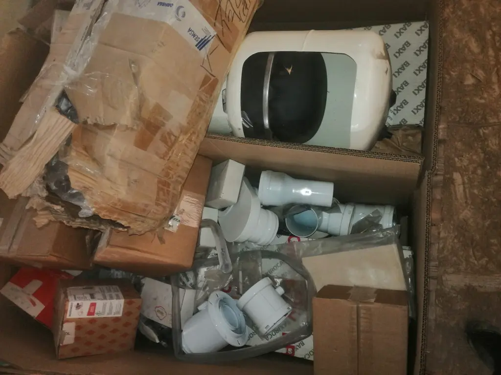 MATERIAL ELECTRICO Y FONTANERIA (3).webp