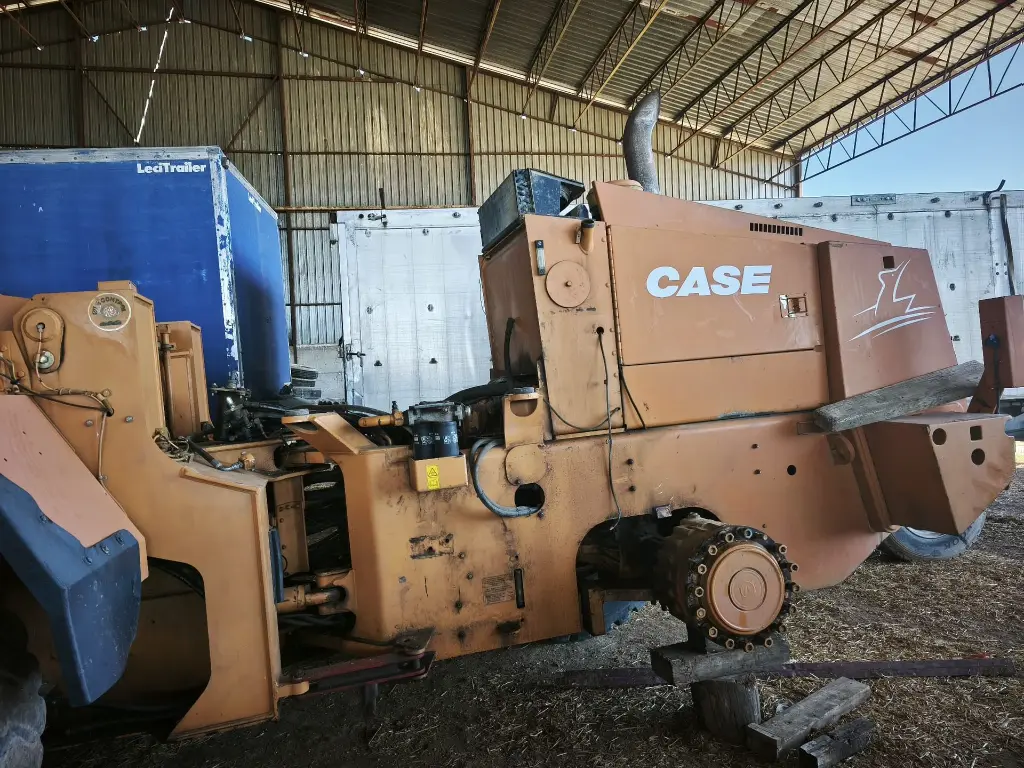 FOTOS PALA CARGADORA CASE (2).webp