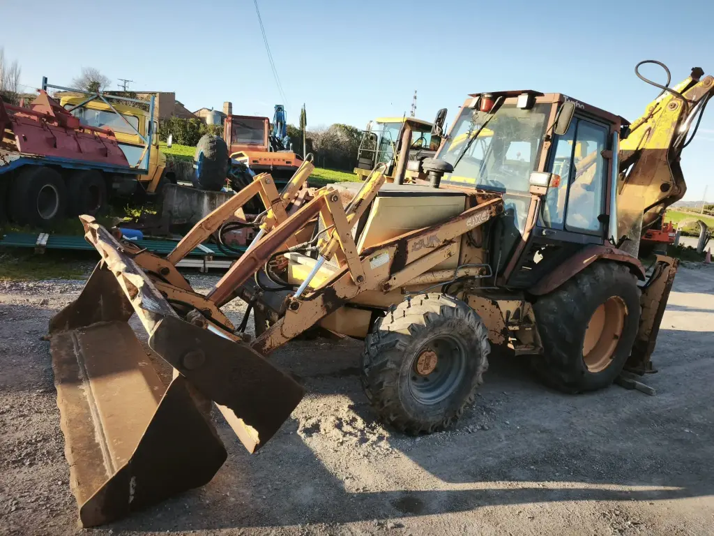 S342 - RETROEXCAVADORA CASE 580 K