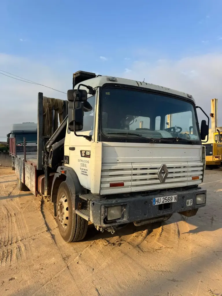 203-CAMION RENAULT DG330 