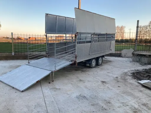 [R0282BCP] 621 - REMOLQUE PARA GANADO