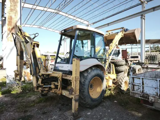 [L87800VE] 635 - RETROEXCAVADORA NEW HOLLAND