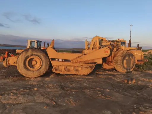 [S266] S266 - MOTOTRAILLA CAT 631D 