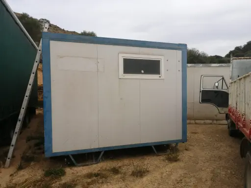 [S87] S87 - CASETA DE BAÑO 